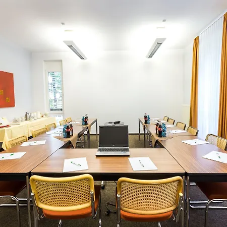 Taunustagungshotel 3*